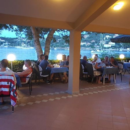 Hotel Paradise Punta Necujam Luaran gambar